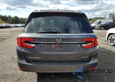 2022 Honda Odyssey Touring z USA, uszkodzony, nr VIN 5FNRL6H83NB027682